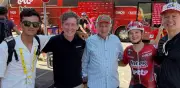 Isaac del Toro apoya a Romina Hinojosa en el Tour de Francia Femenil