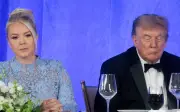 Karoline Leavitt deja la Casa Blanca; será asesora externa de Trump