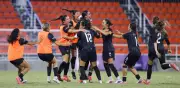 México gana oro en fútbol femenil tras vencer a Colombia en penales