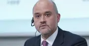 Nissan registra utilidades y alivia presión sobre CEO Iván Espinosa