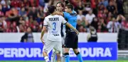 Roja para Carlos Salcedo: tres expulsados en el Atlas vs Monterrey