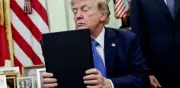 Trump firma orden ejecutiva para reducir vacunas infantiles en EU